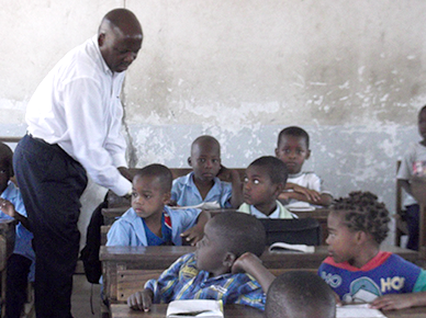 External mid-term and final evaluations and research training